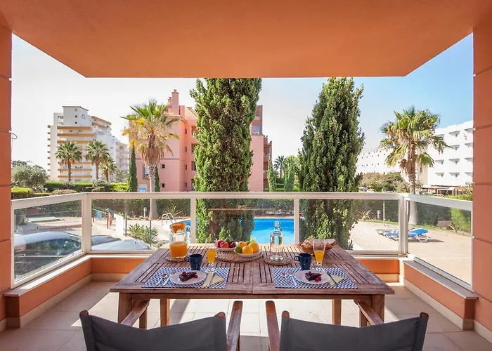 B02 - Fantastic Apartment With Pool