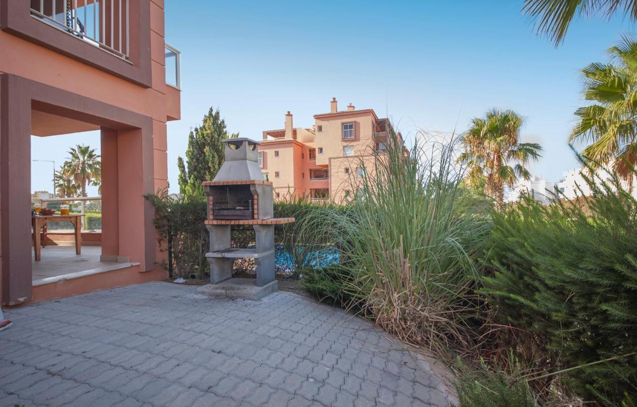 B02 - Fantastic Apartment With Pool Apartment