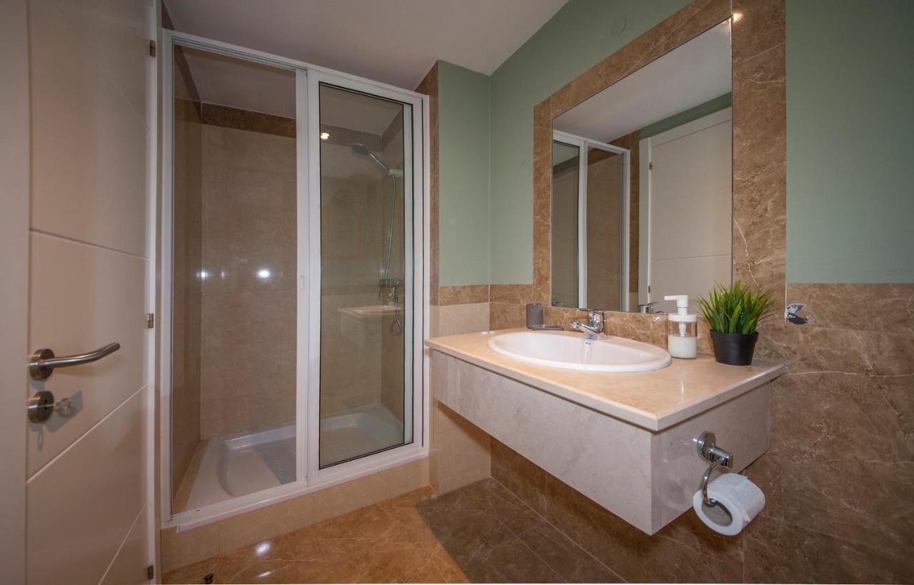 B02 - Fantastic Apartment With Pool *